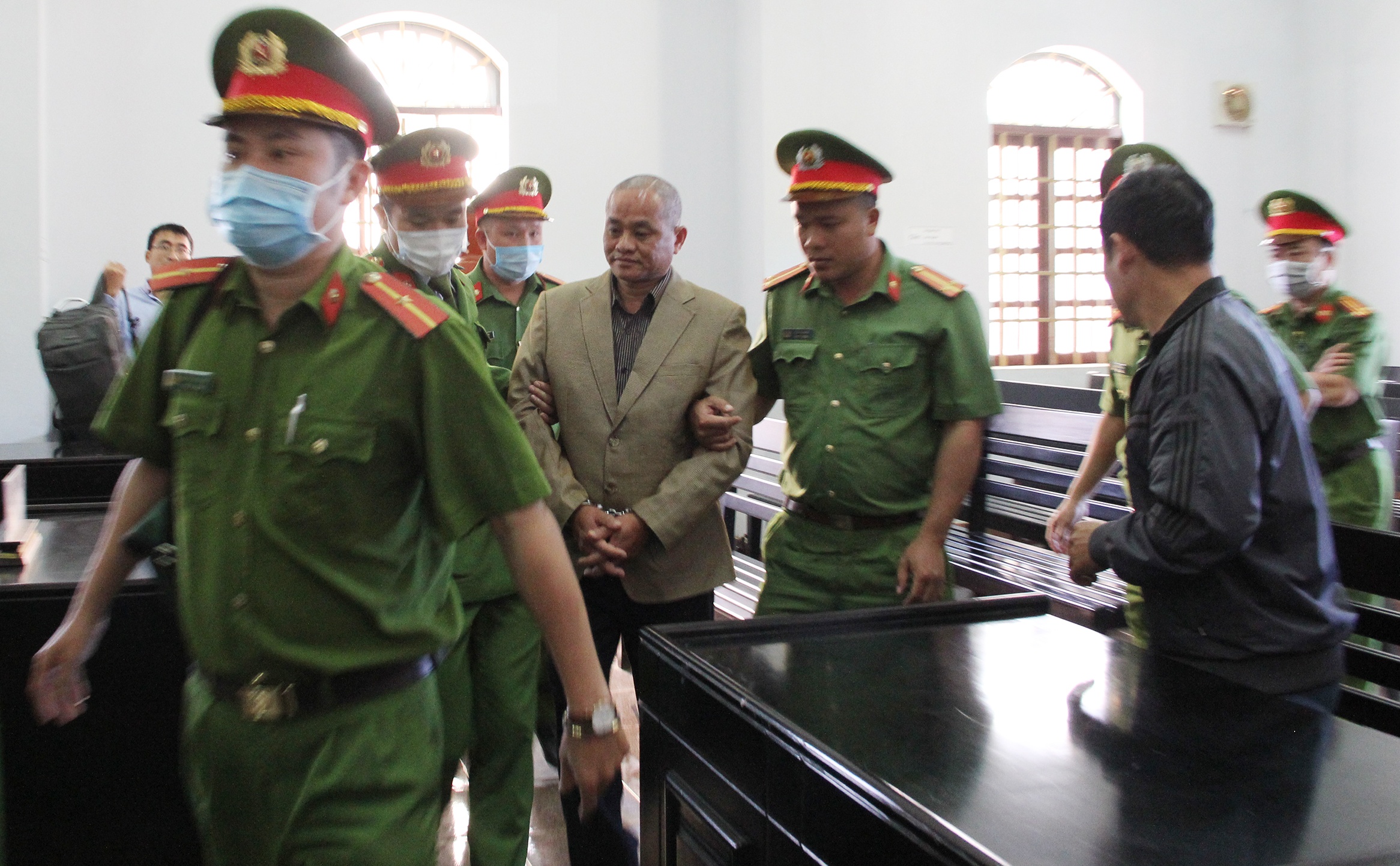 Bi thu giet em ho anh 1