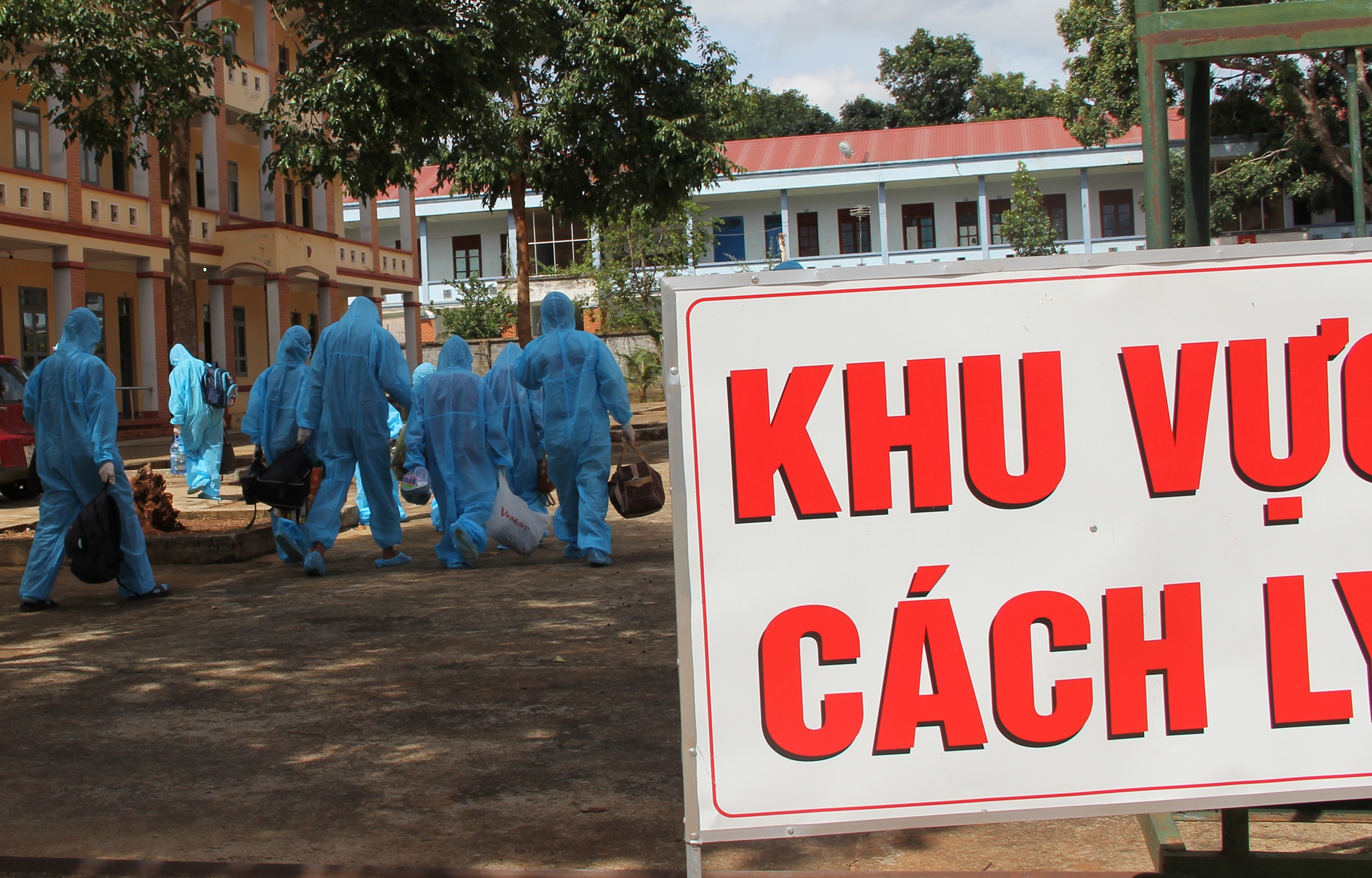 Dak Lak yeu cau lanh dao cac don vi khong duoc ra khoi tinh hinh anh