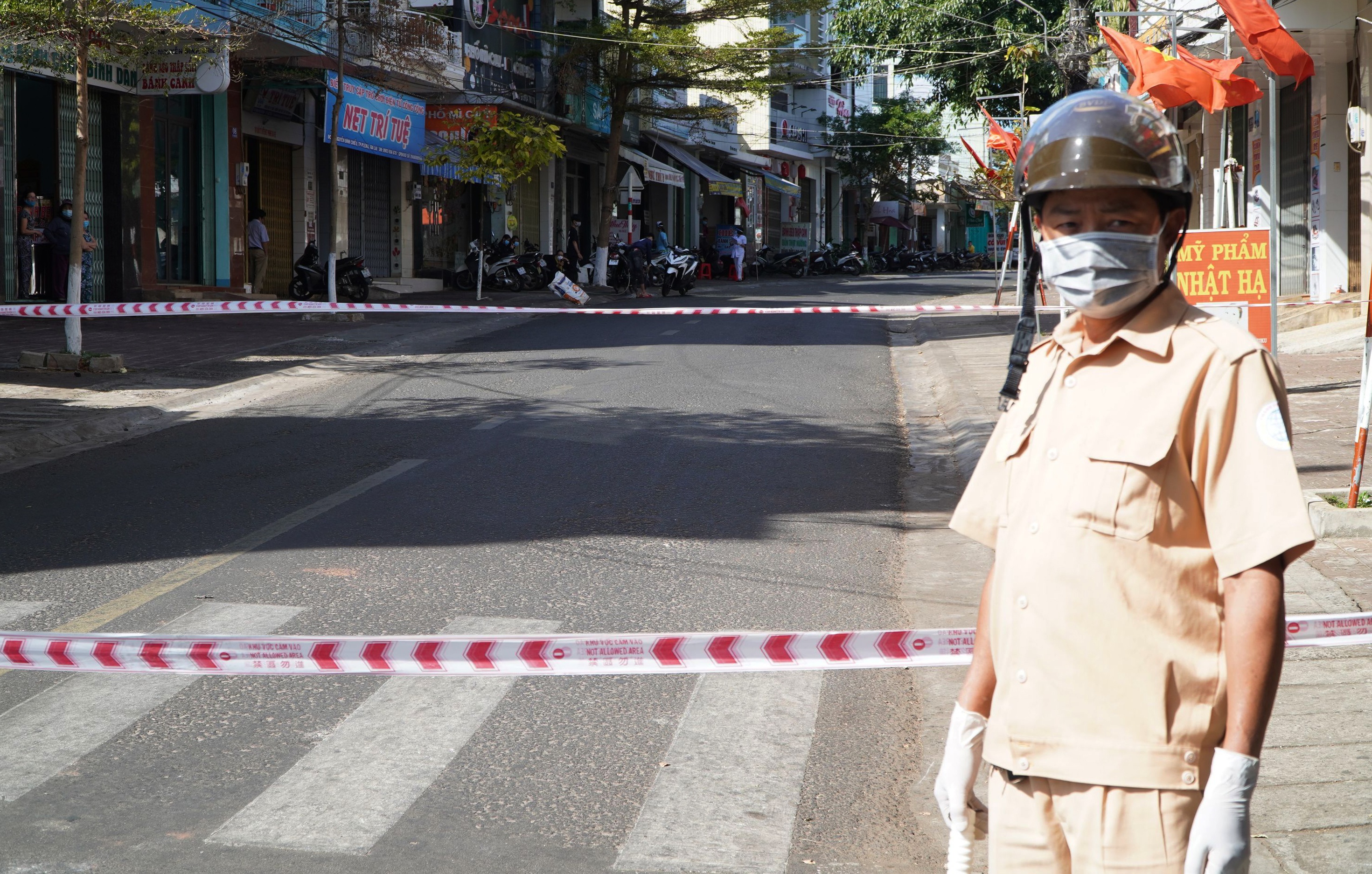 Do phong toa 2 tuyen duong o Gia Lai hinh anh