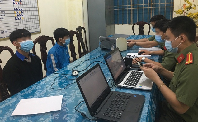 Hoc sinh lop 9 lam gia van ban cua UBND tinh Lam Dong hinh anh