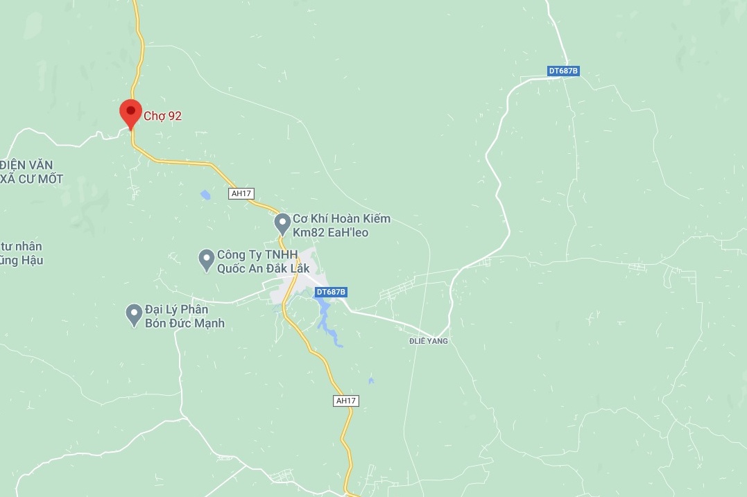 Xe tai gap nan tren duong Ho Chi Minh anh 2