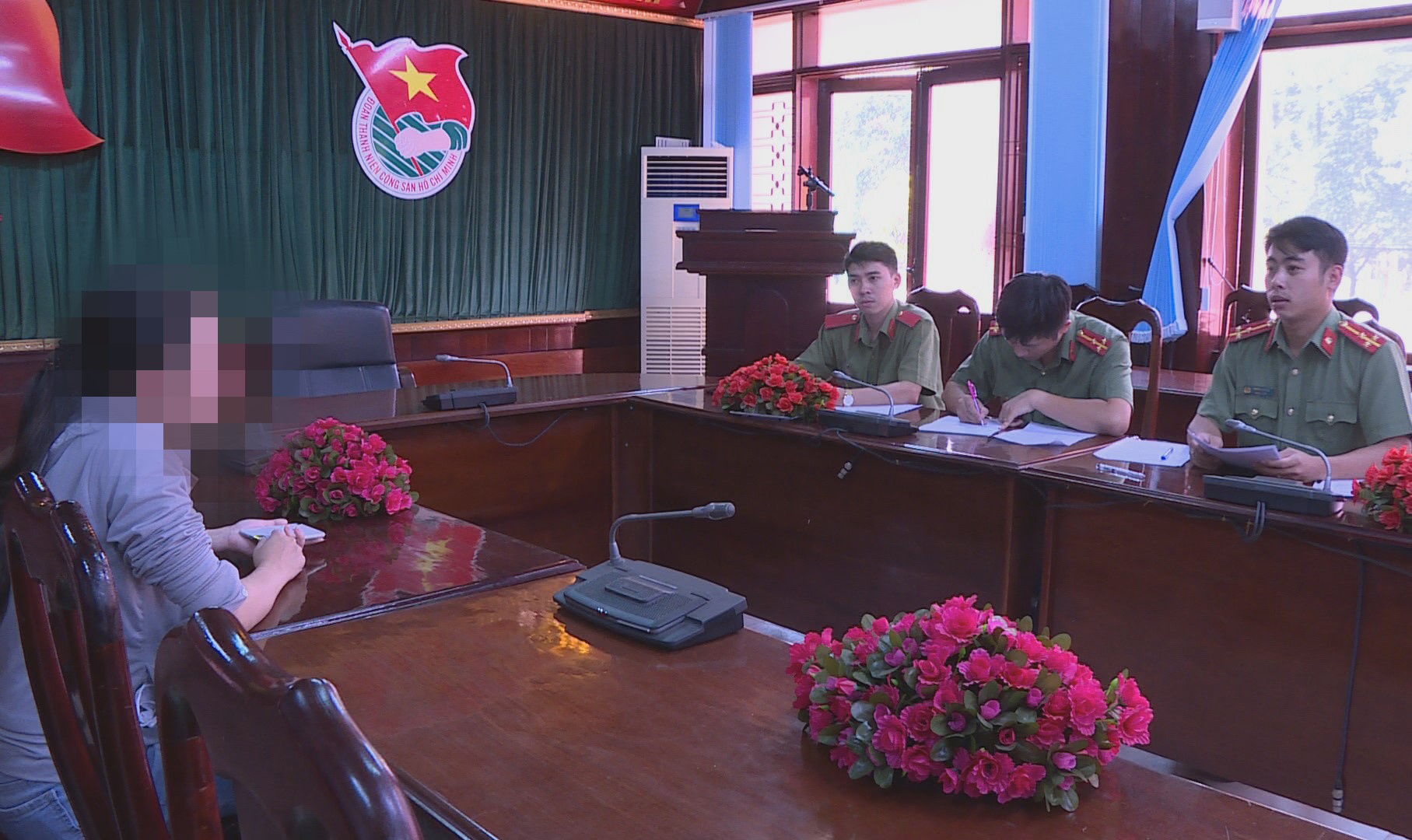 Dang thong tin sai su that anh 1