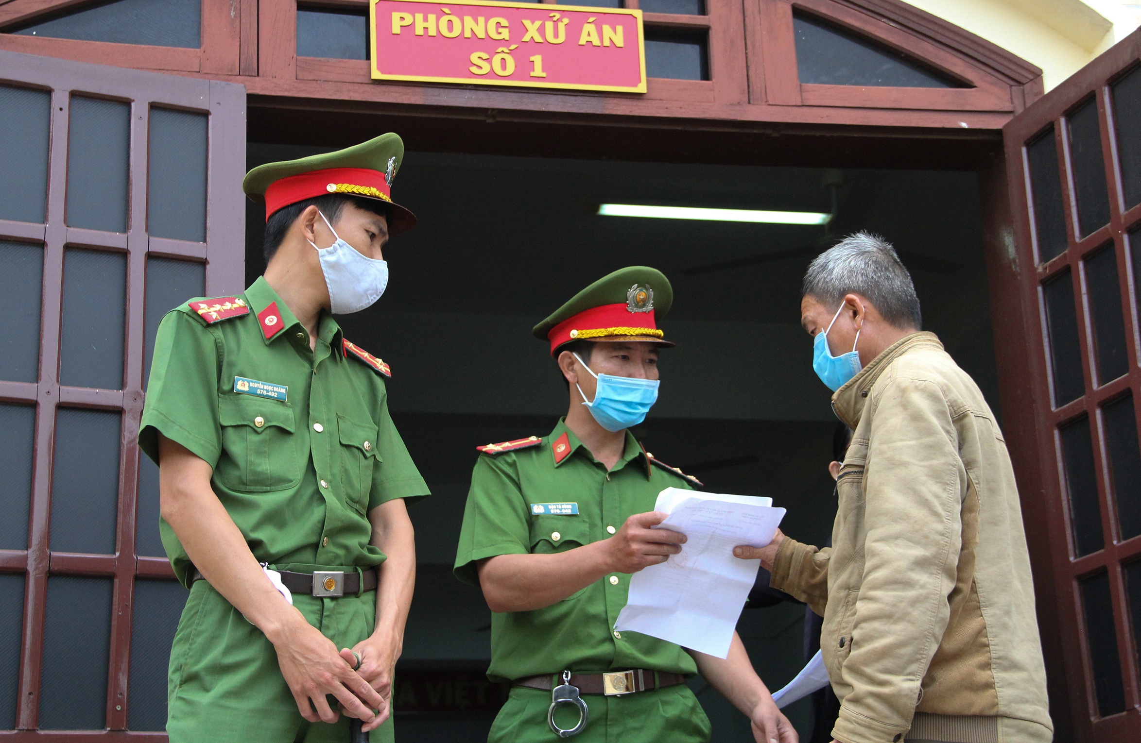 Đường dây sản xuất xăng giả ảnh 4 Duong day san xuat xang gia anh 4