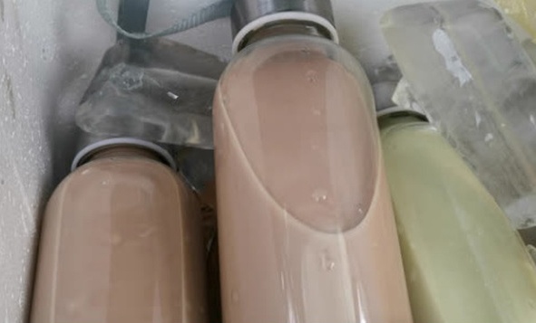 Tam giu co gai pha ma tuy vao tra sua de ban hinh anh