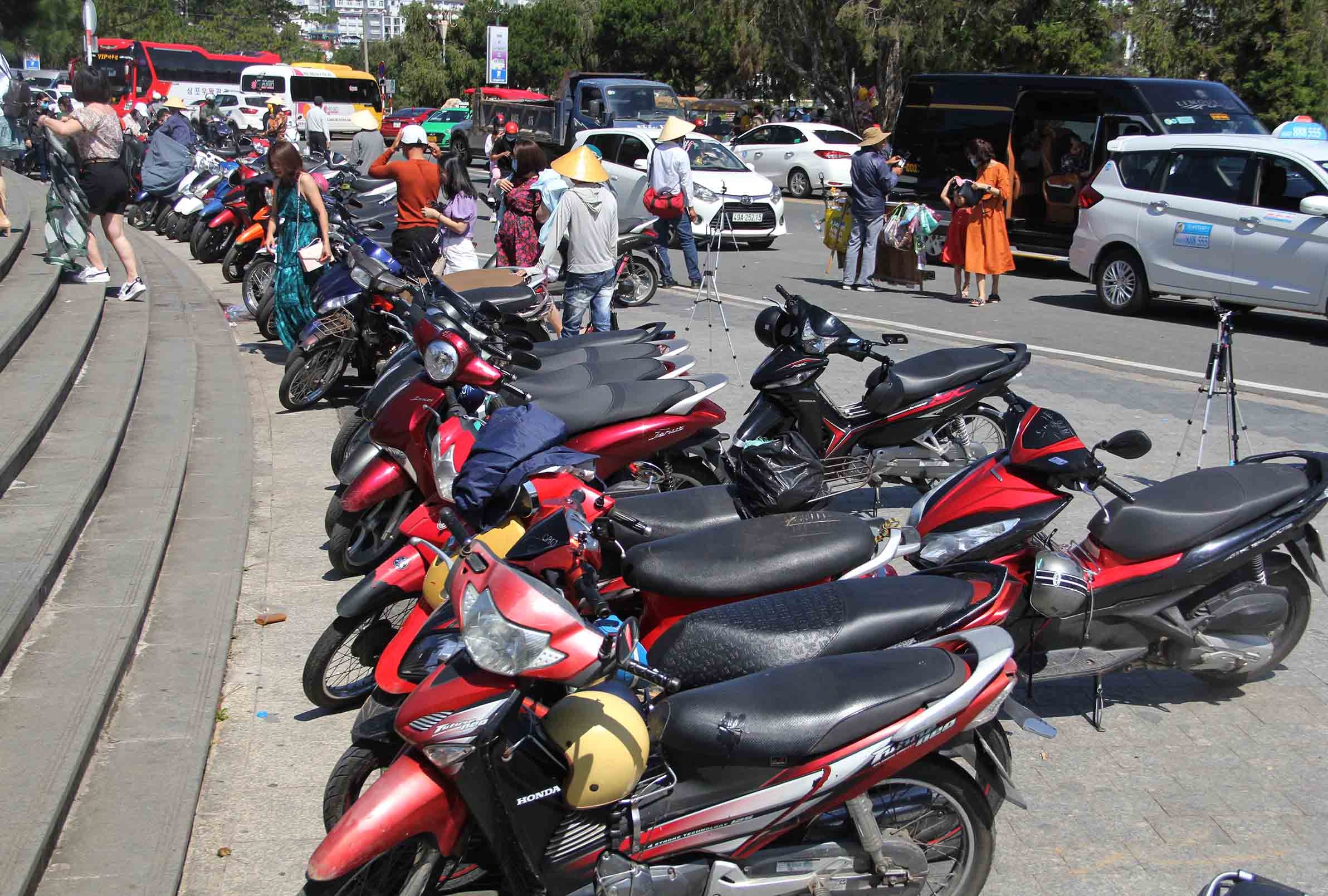 Benh nhan 6437 di nhieu noi o Da Lat anh 1