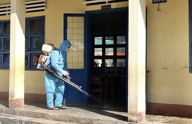 Nu sinh tiep xuc nguoi Trung Quoc mac Covid-19, ca truong cach ly hinh anh