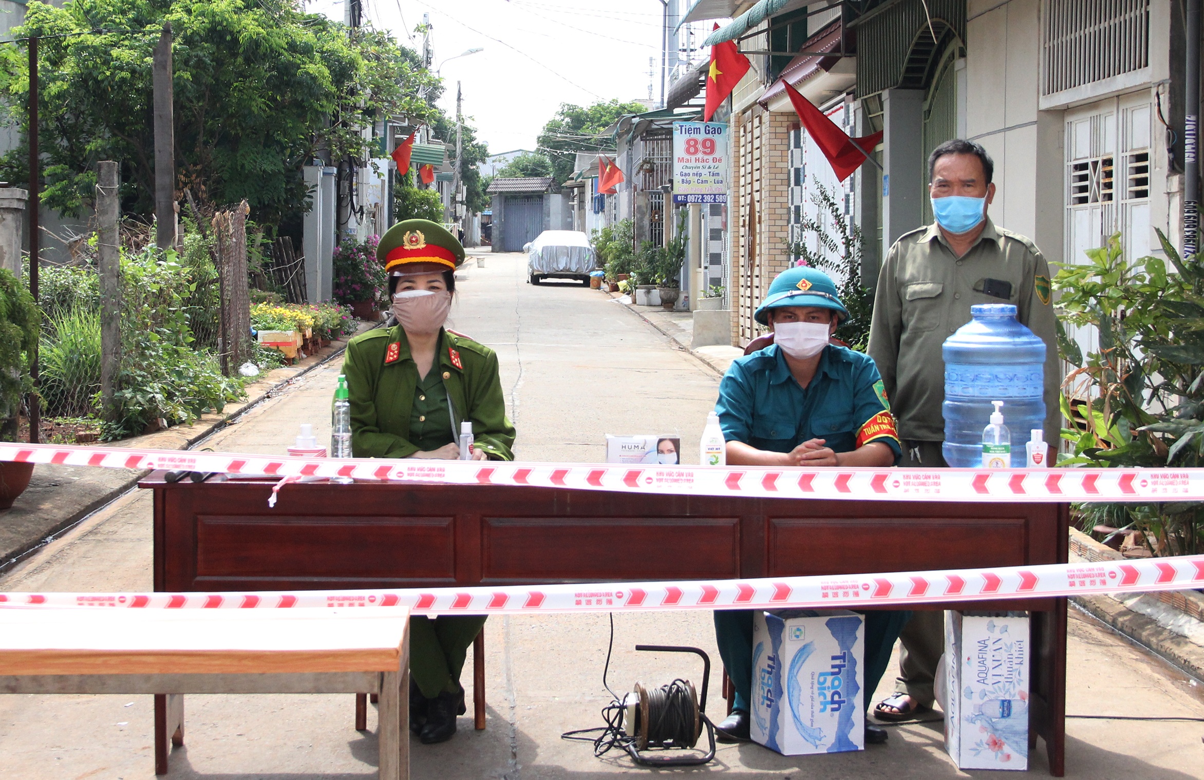 Dak Lak phong toa 9 khu vuc lien quan nu giao vien mac Covid-19 hinh anh