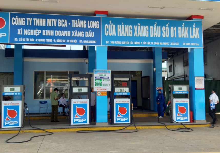 Cay xang bi rut giay phep van mo cua kinh doanh hinh anh