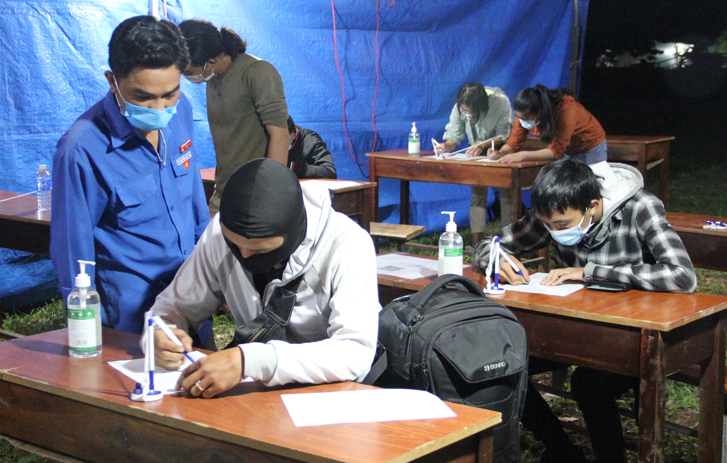 Kiem soat nguoi dan ve tu vung dich anh 9