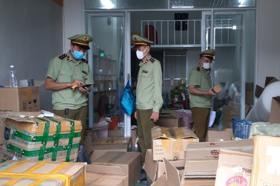 Mỹ phẩm không có hóa đơn ảnh 1 My pham khong co hoa don anh 1