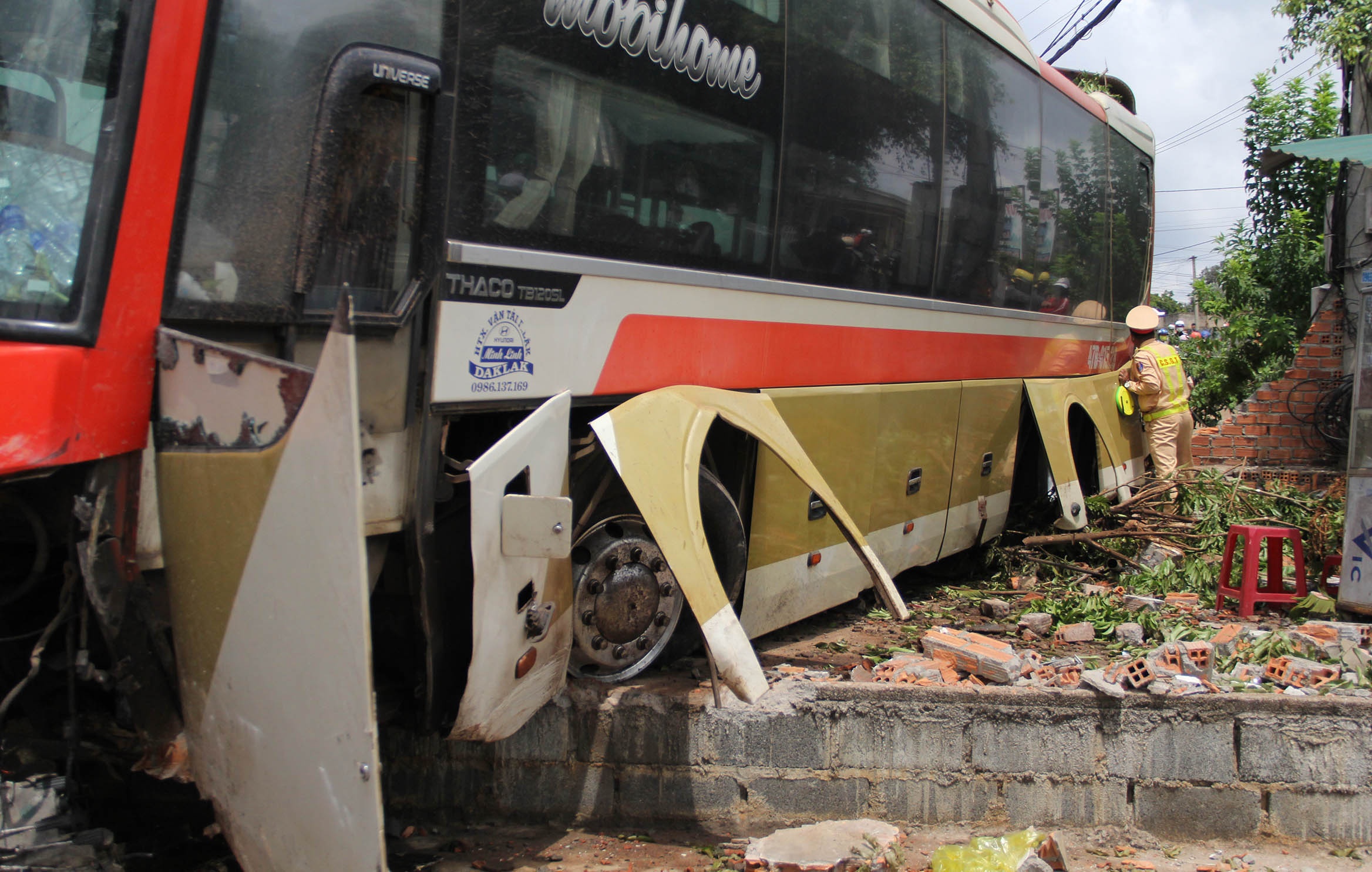 xe tai gay tai nan lien hoan anh 5