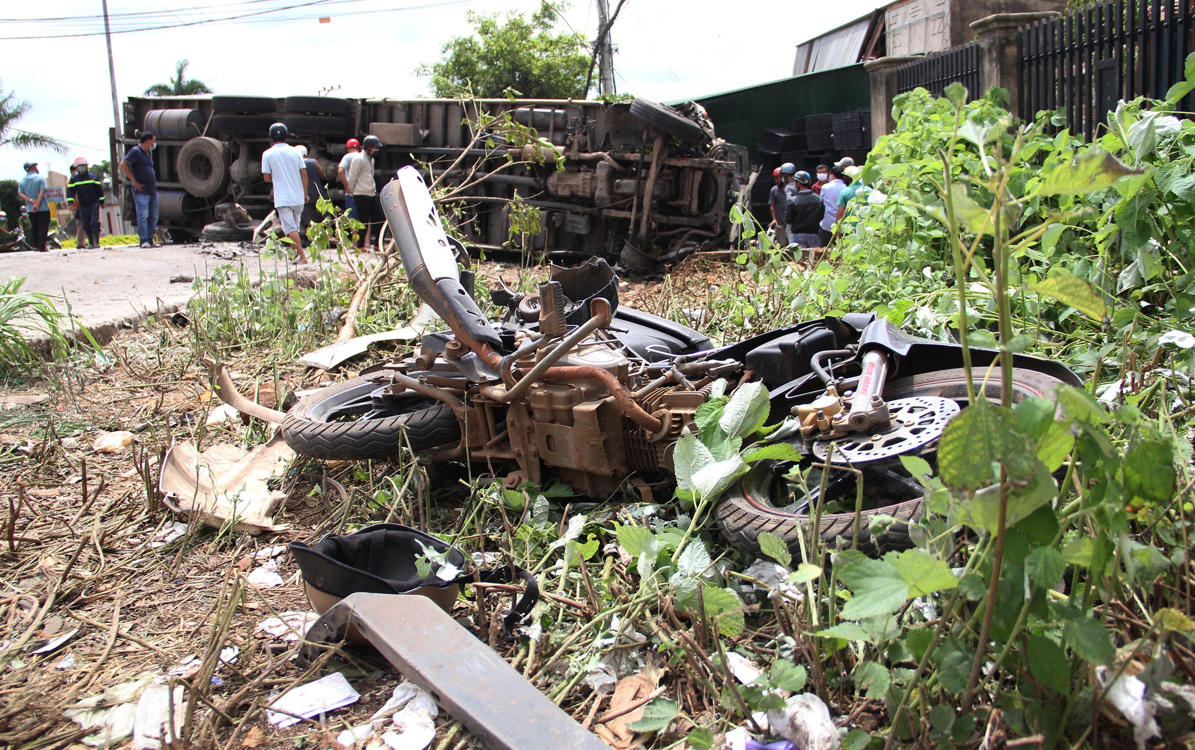 xe tai gay tai nan lien hoan anh 6