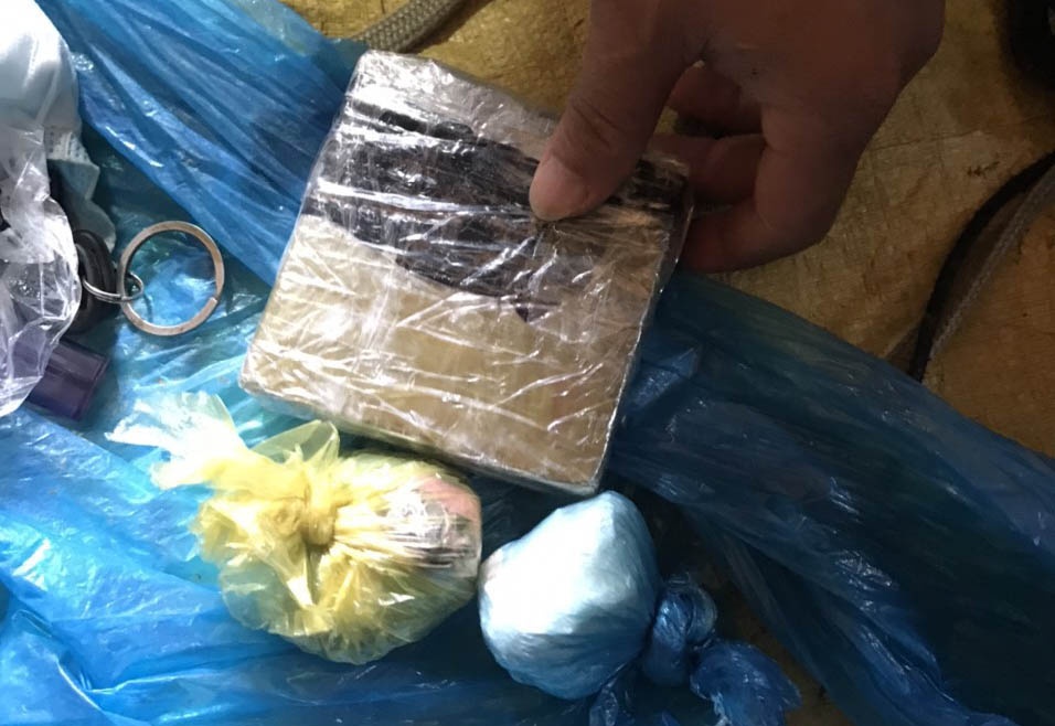 Đôi nam nữ bán ma túy ảnh 1 Doi nam nu ban ma tuy anh 1