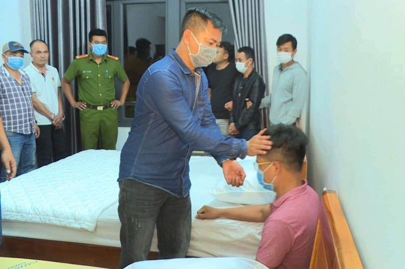 Bắt người để ép trả nợ ảnh 1 Bat nguoi de ep tra no anh 1