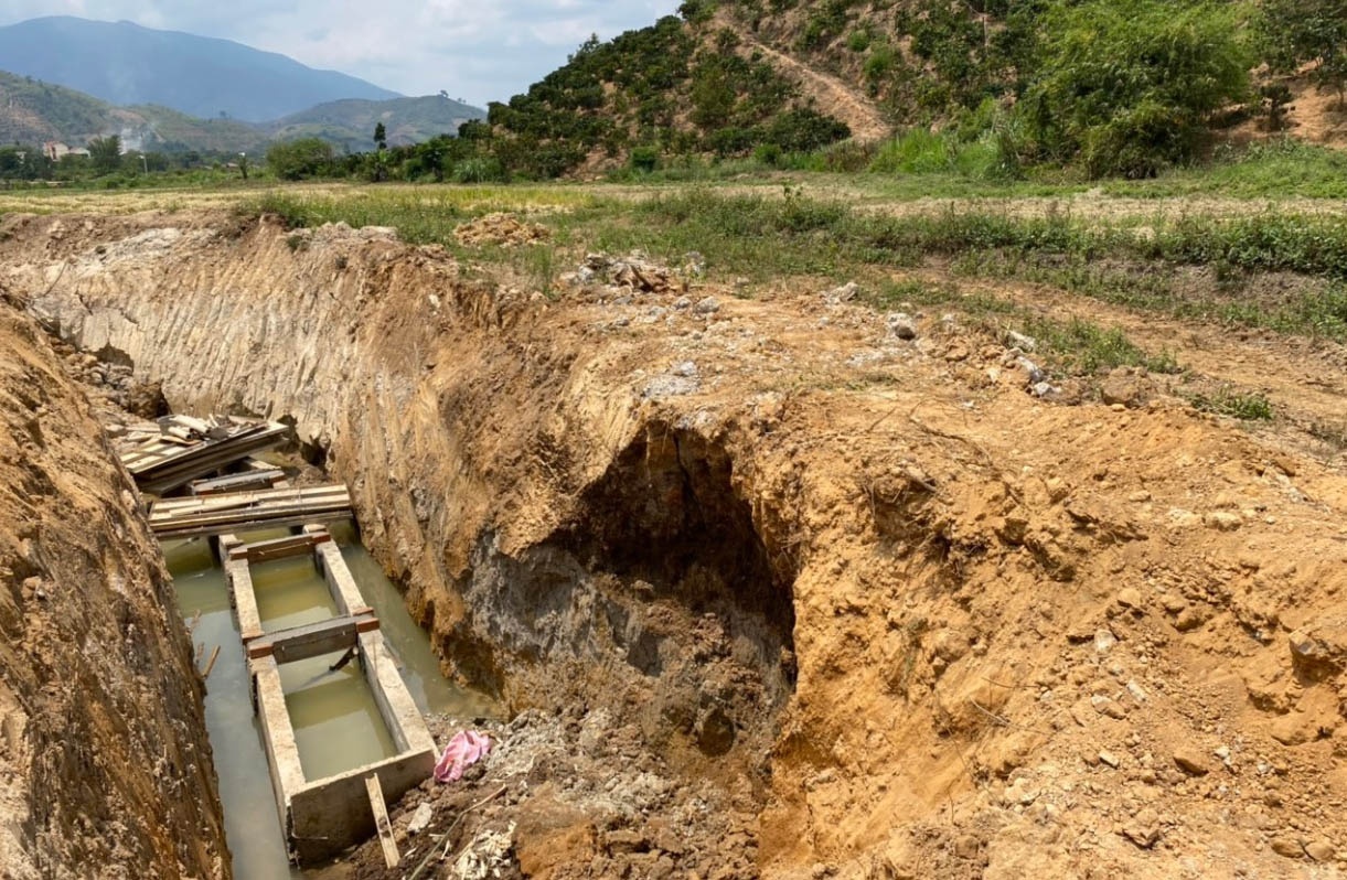 Dak Nong thanh tra du an lam kenh thuy loi sau 3 m duoi dat hinh anh