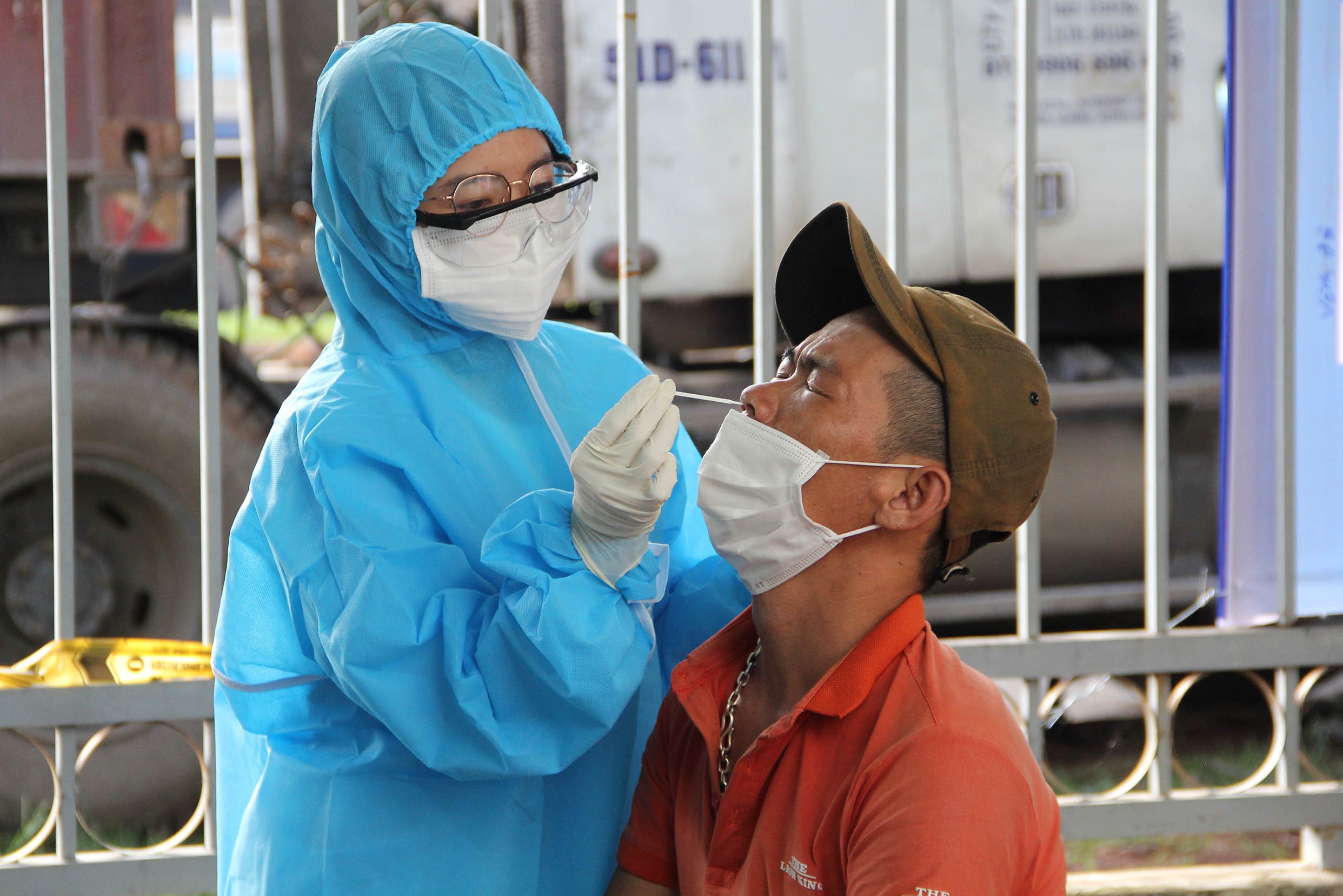 Test nhanh Covid-19 doi voi tai xe anh 9