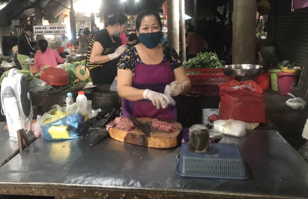 Nguoi dan do xo mua thuc pham anh 1