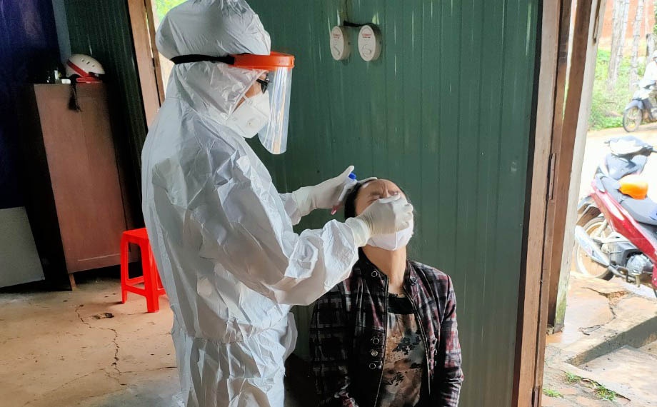 5 nguoi trong gia dinh o Dak Lak duong tinh voi nCoV hinh anh