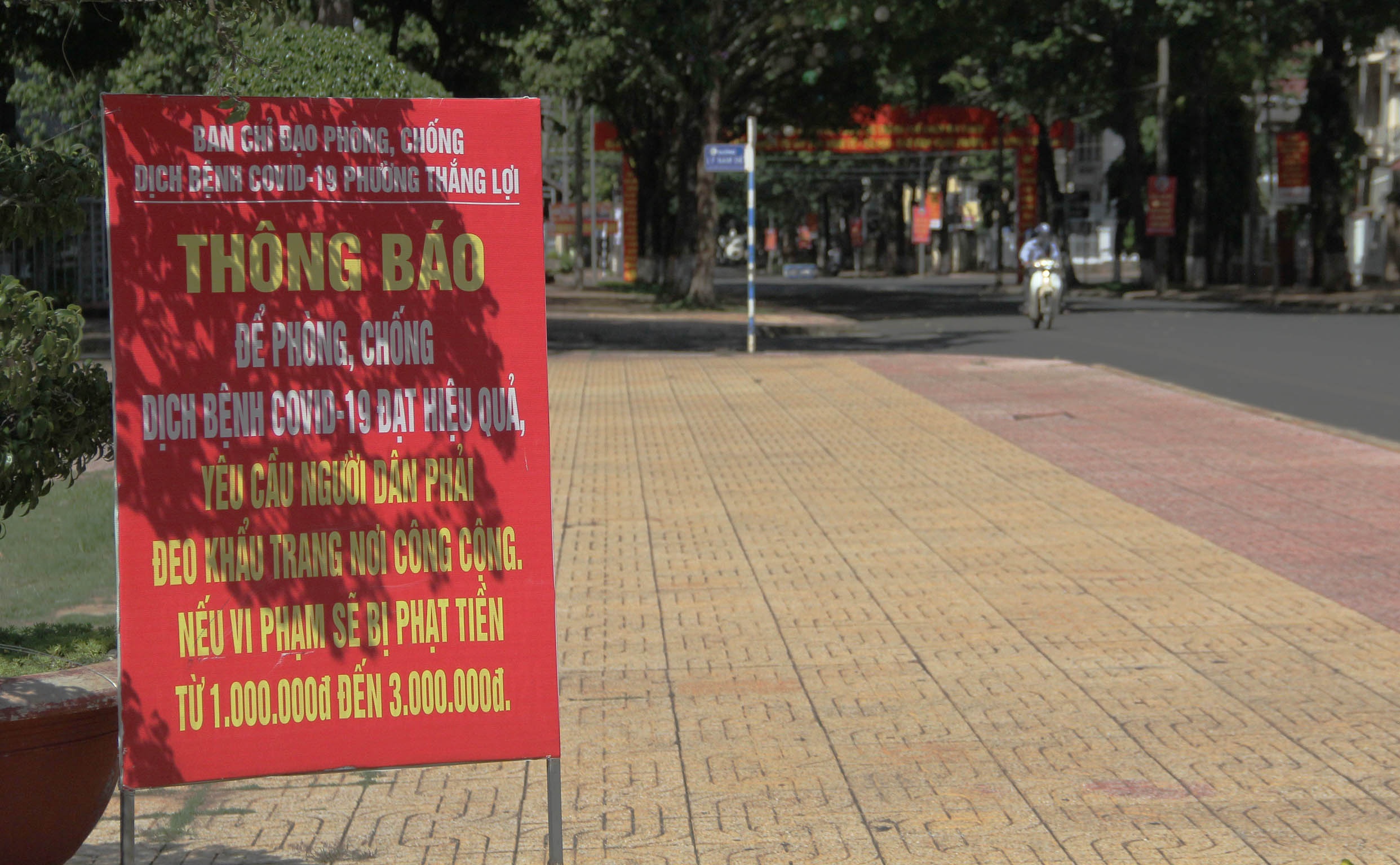 TP Buon Ma Thuot vang ve anh 8