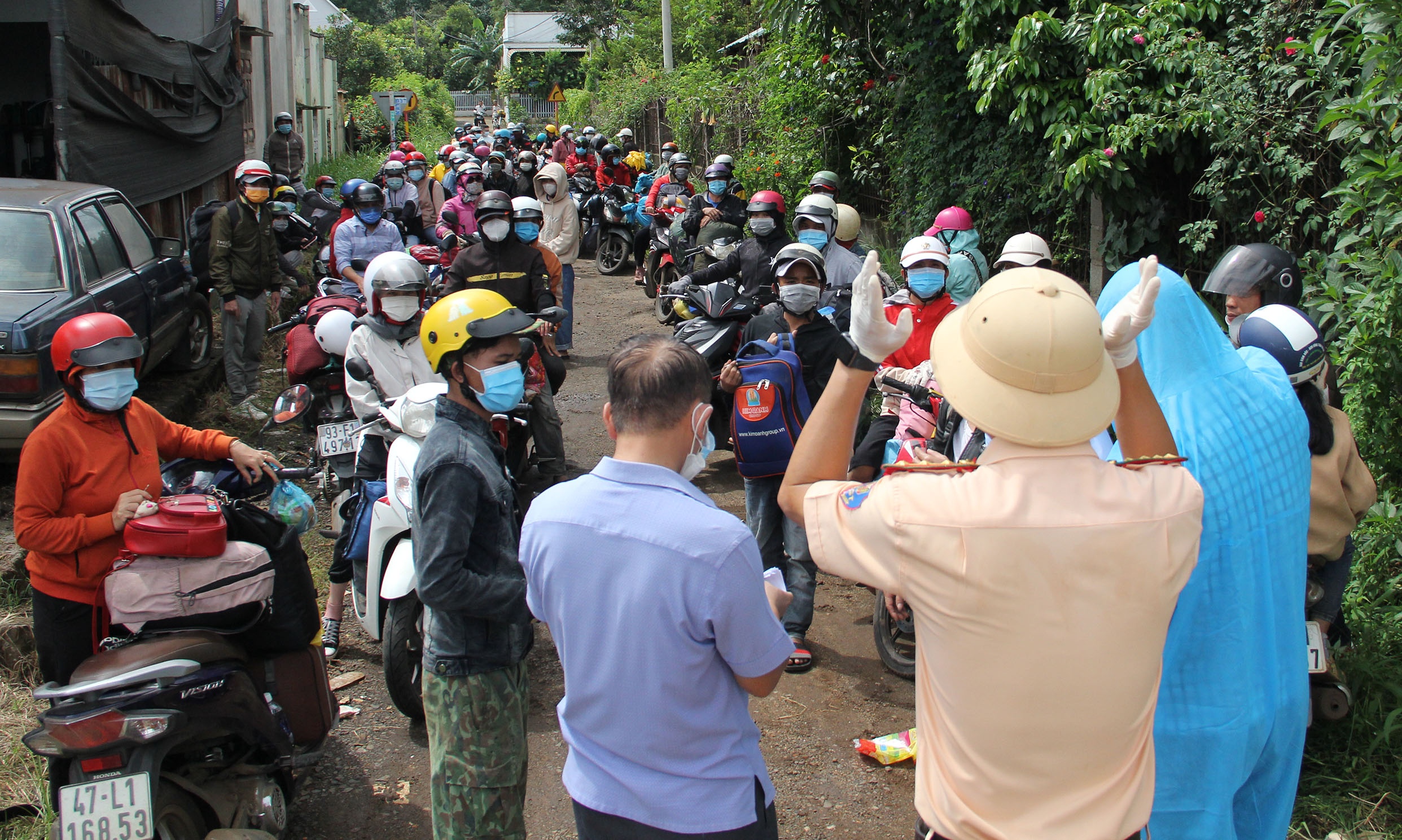 Hang nghin cong dan ve Dak Lak anh 10