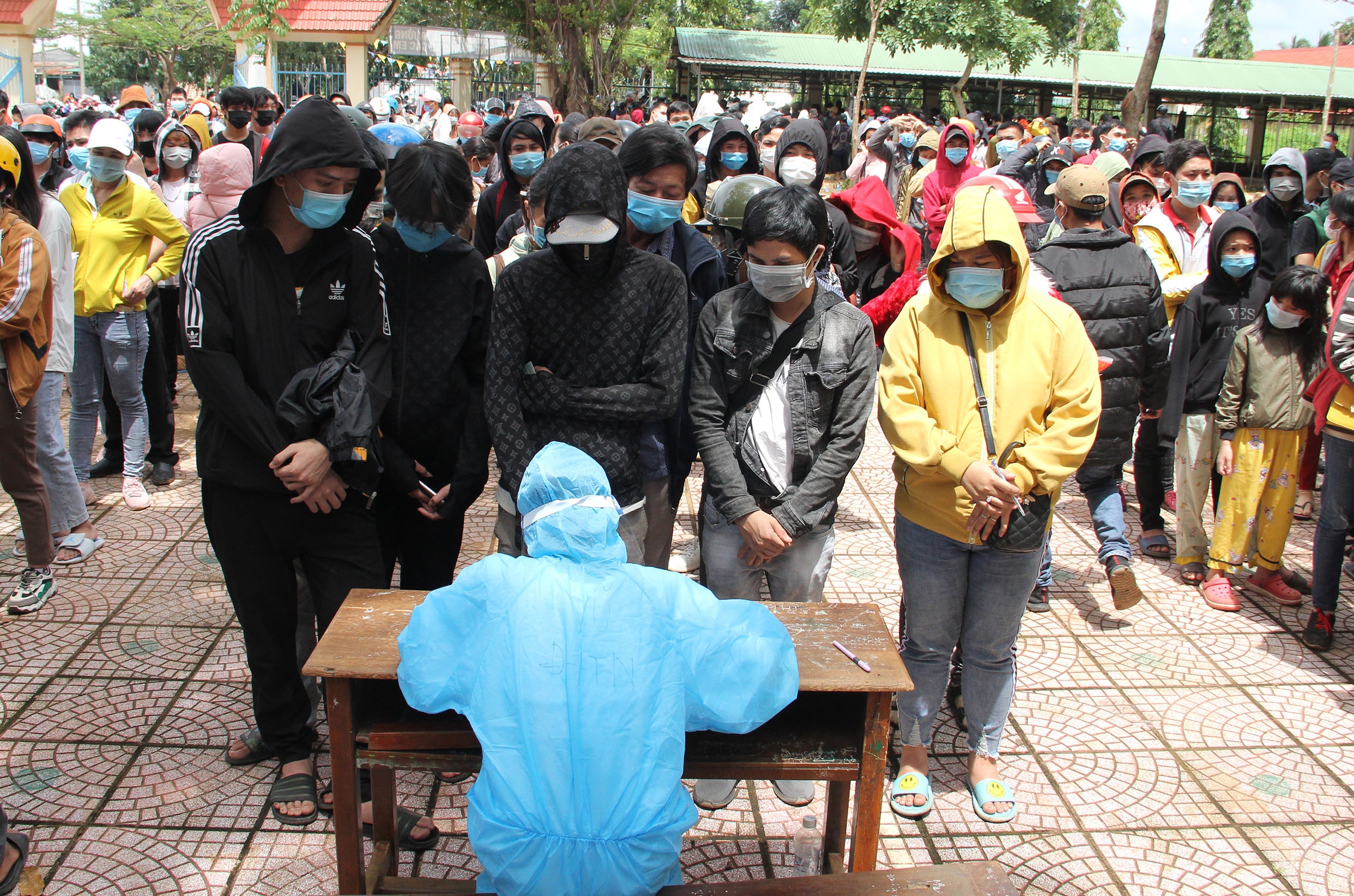 Hang nghin cong dan ve Dak Lak anh 2