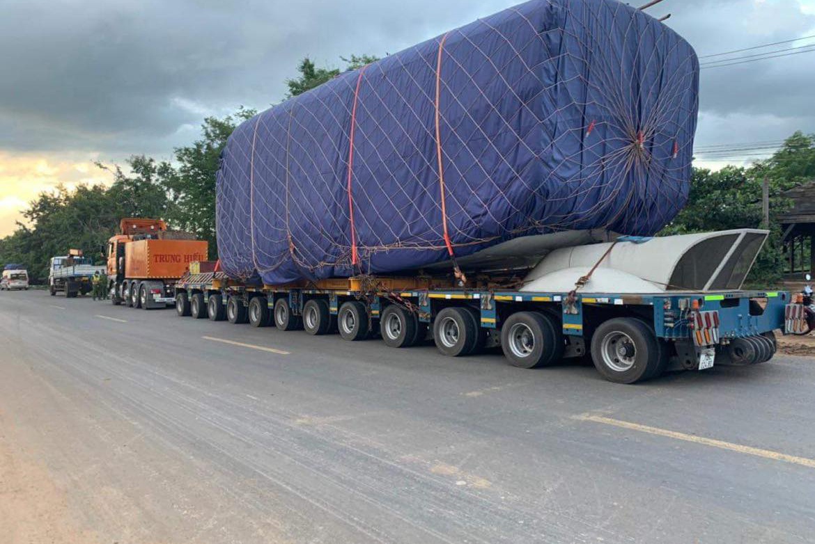 Thanh nien gap nan tren duong ve que anh 1