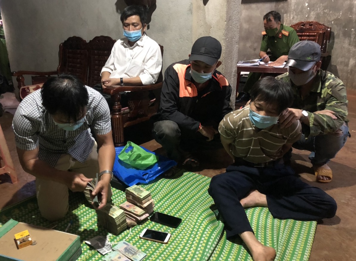 Youtuber tống tiền doanh nghiệp ảnh 1 Youtuber tong tien doanh nghiep anh 1