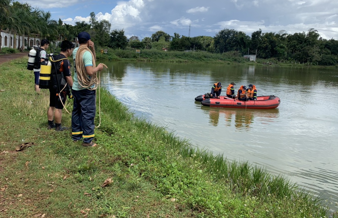 Thi the co gai mang bau duoi ho Ong Giam hinh anh