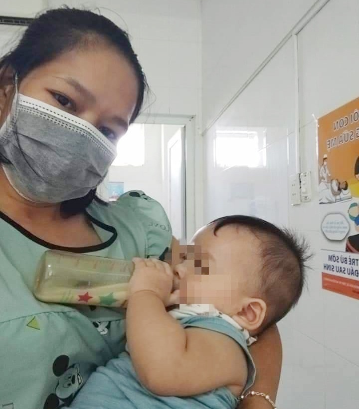 Nữ điều dưỡng làm bảo mẫu cho bệnh nhân nhí ảnh 2 Nu dieu duong lam bao mau cho benh nhan nhi anh 2