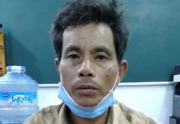Người đàn ông đánh cán bộ chống dịch ảnh 1 Nguoi dan ong danh can bo chong dich anh 1