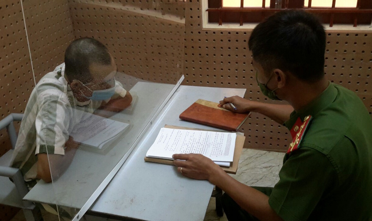 Tài xế thông chốt,  bỏ chạy hơn 100 km ảnh 1 Tai xe thong chot,  bo chay hon 100 km anh 1