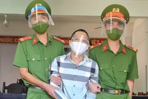 Tu hinh 2 nguoi ban 10 banh heroin hinh anh