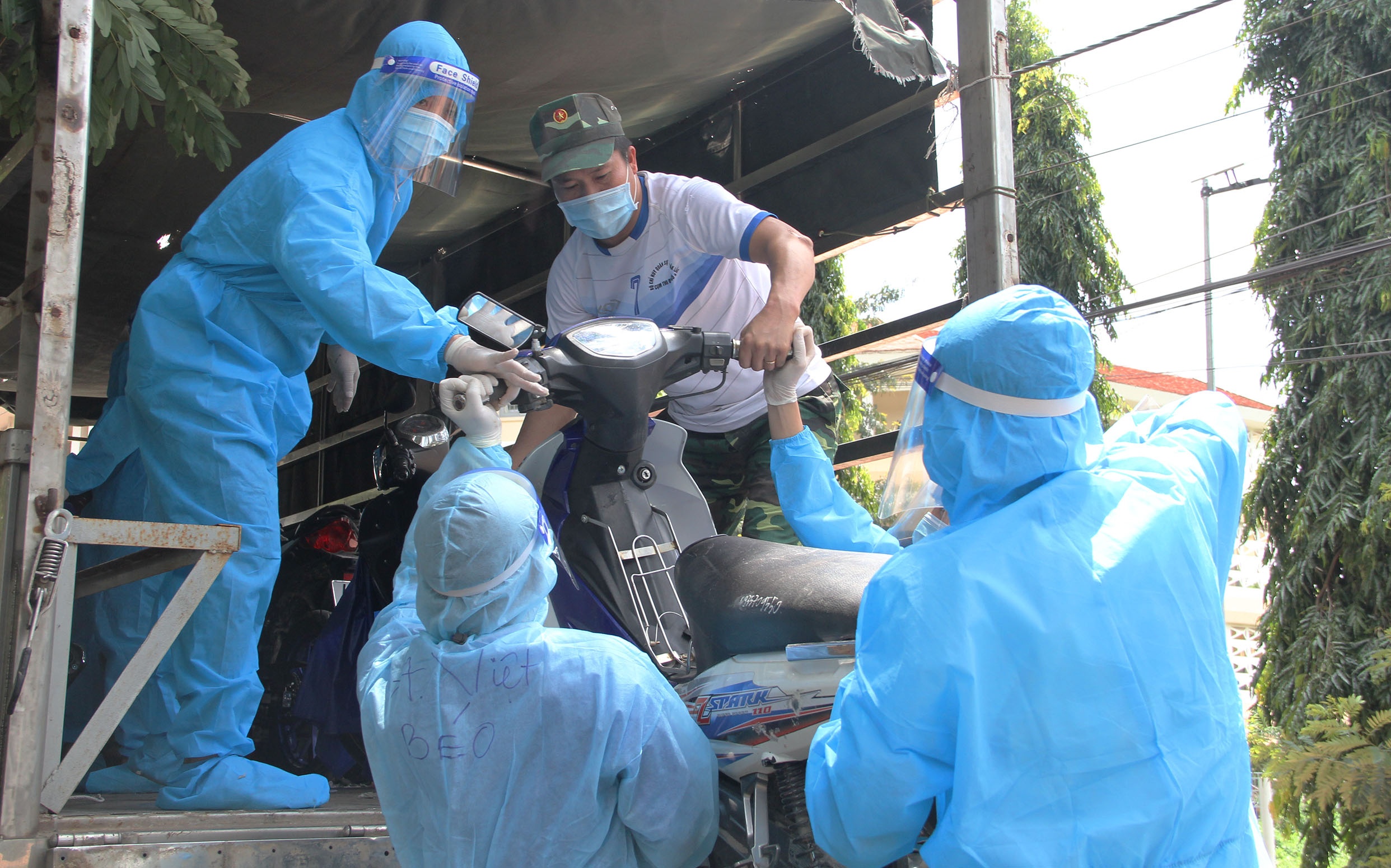 CSGT dan cong dan ve que anh 9