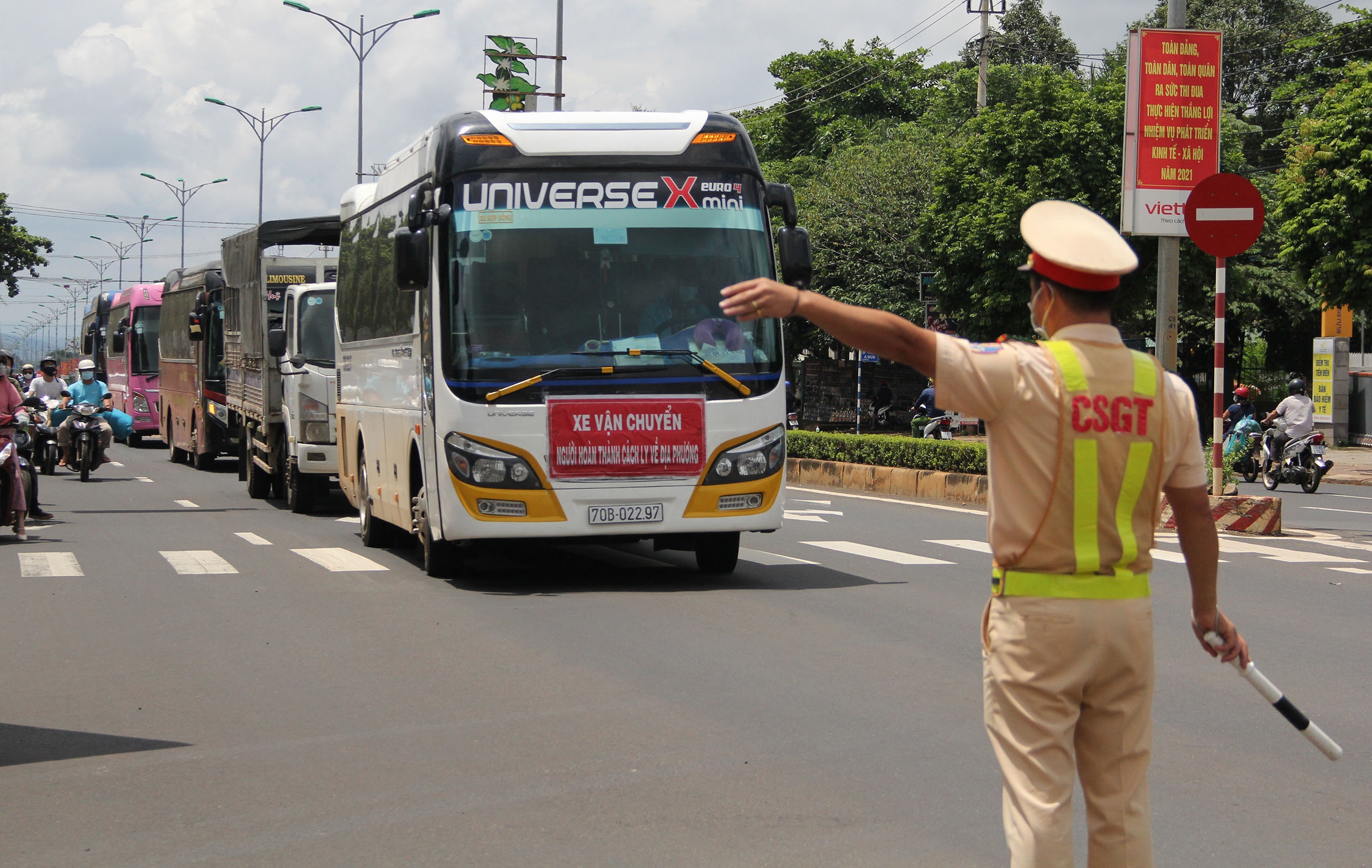 CSGT dan cong dan ve que anh 1