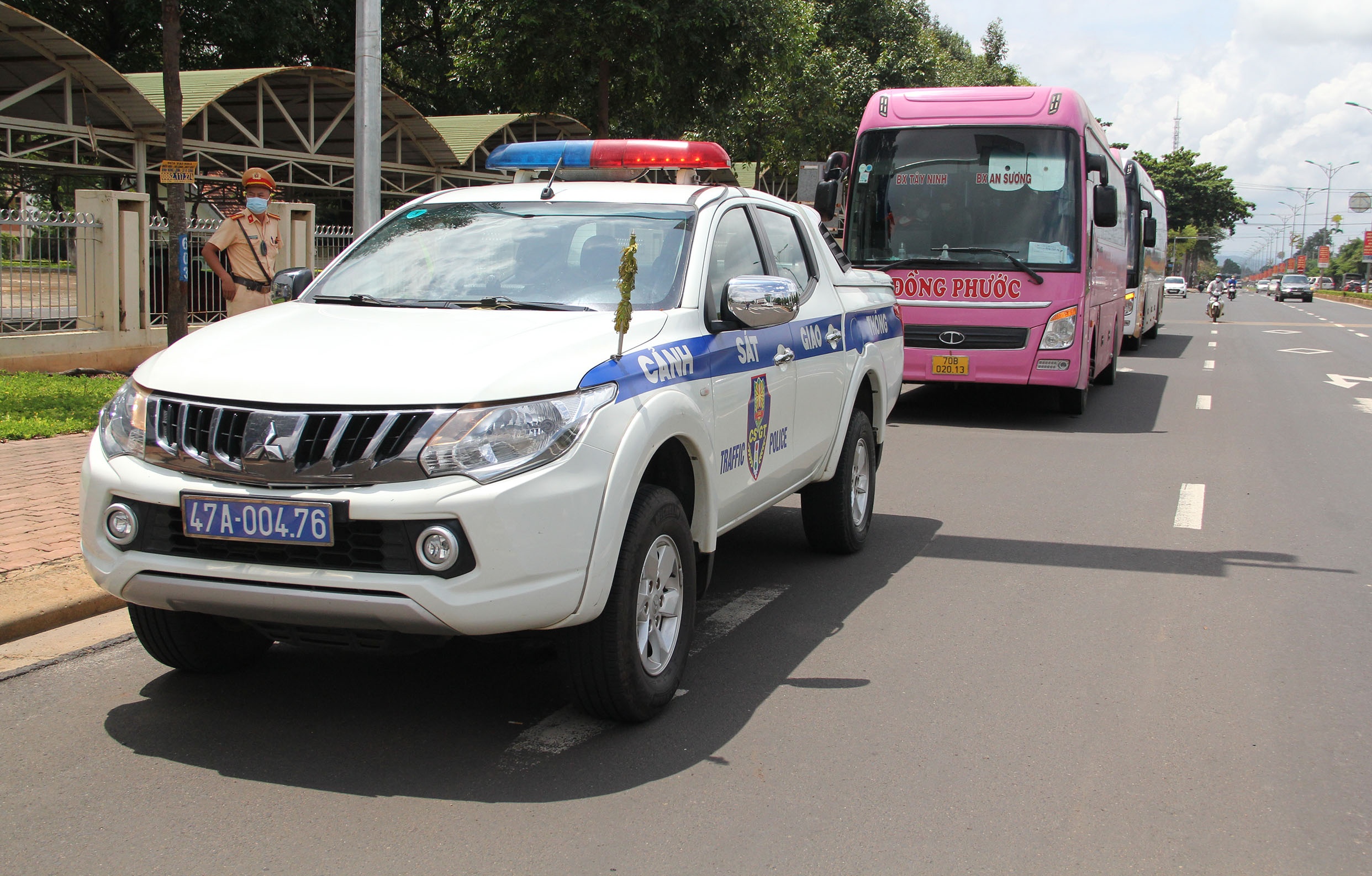 CSGT dan cong dan ve que anh 10