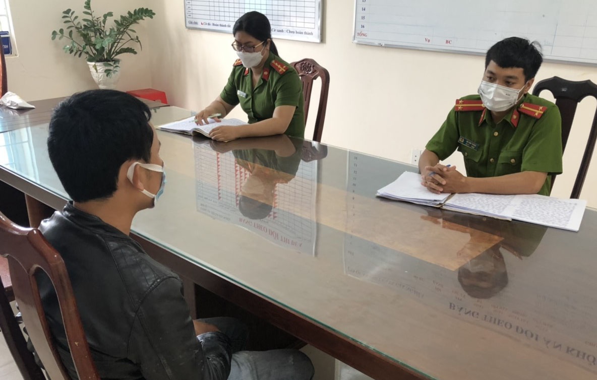 Ban dam trong co so massage anh 1