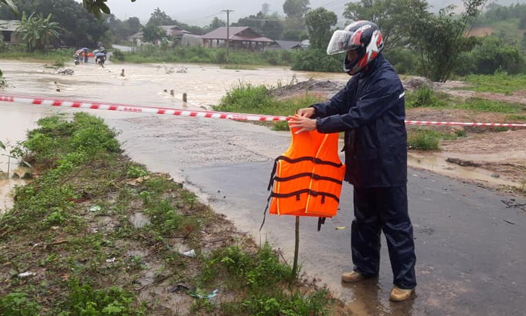 Ho Krong Pach Thuong bi ngap anh 2
