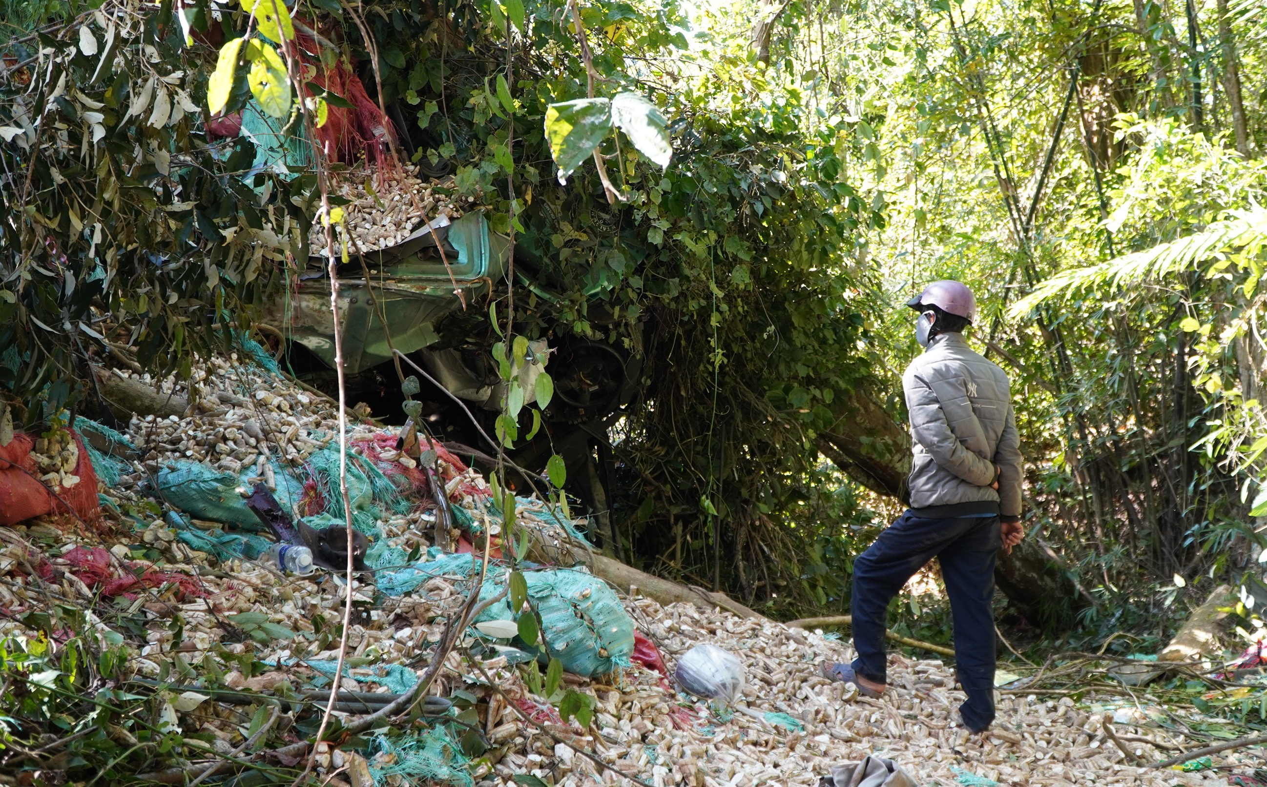 Hien truong vu tai nan khien 6 nguoi chet o Gia Lai hinh anh
