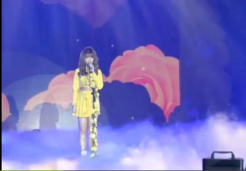 Khoi My mo man dem dien voi hit 'Vi sao' hinh anh