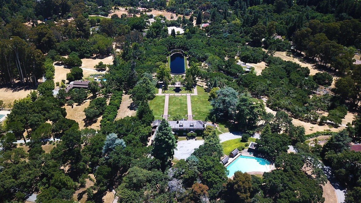 Can biet thu trieu do Elizabeth Holmes dang sinh song anh 7