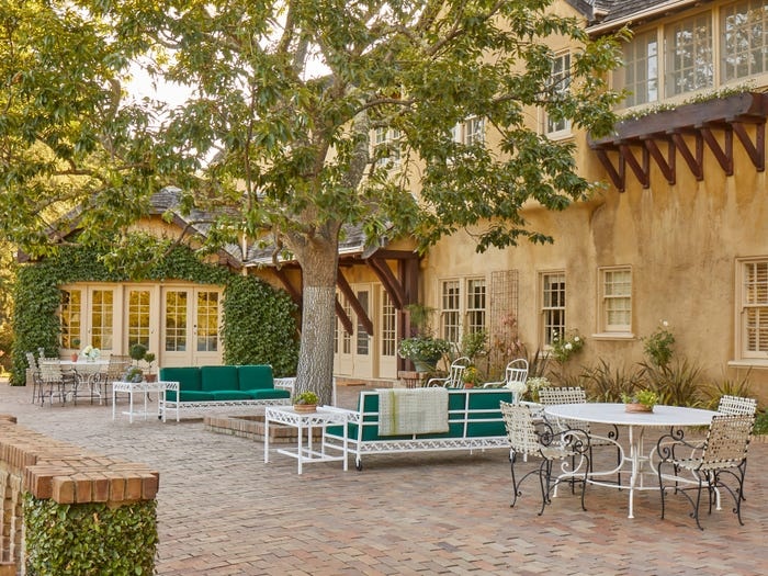 Can biet thu trieu do Elizabeth Holmes dang sinh song anh 8