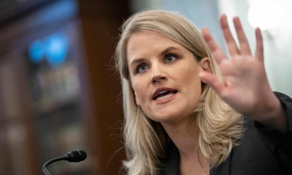 Facebook dang phai doi mat voi ngay tan the? anh 2