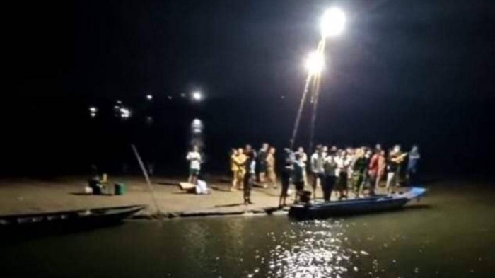 Hai hoc sinh Phu Tho tu vong thuong tam khi di tam song hinh anh