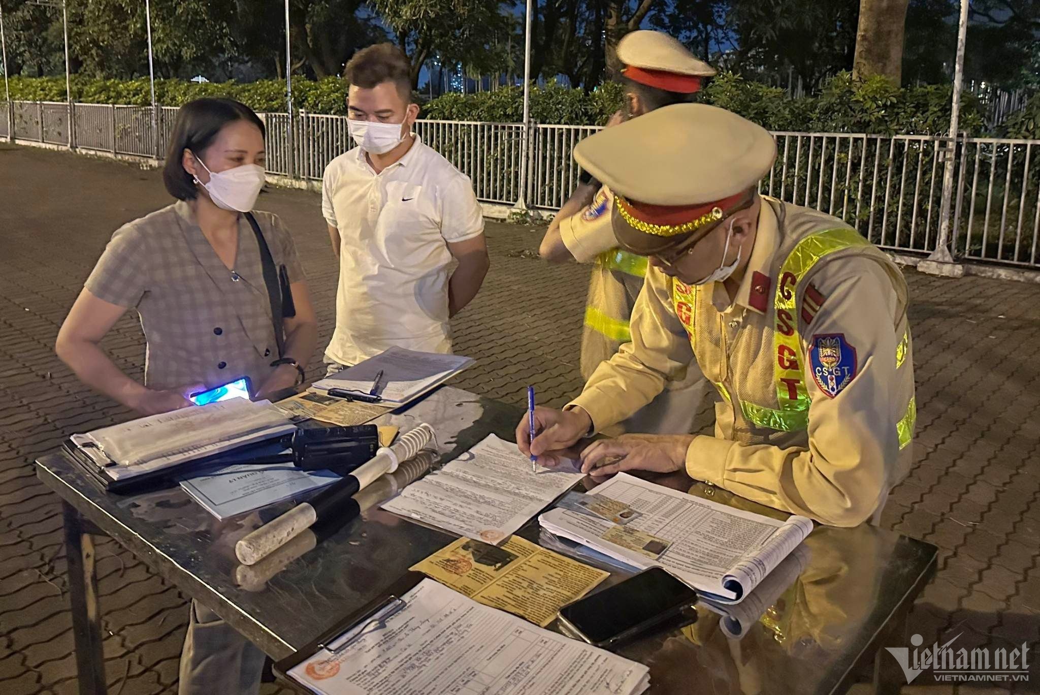 oto bi xu phat anh 2