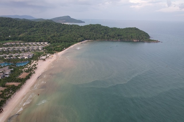 Cuu vo duoi nuoc khi tam bien o Phu Quoc, nguoi chong tu vong hinh anh