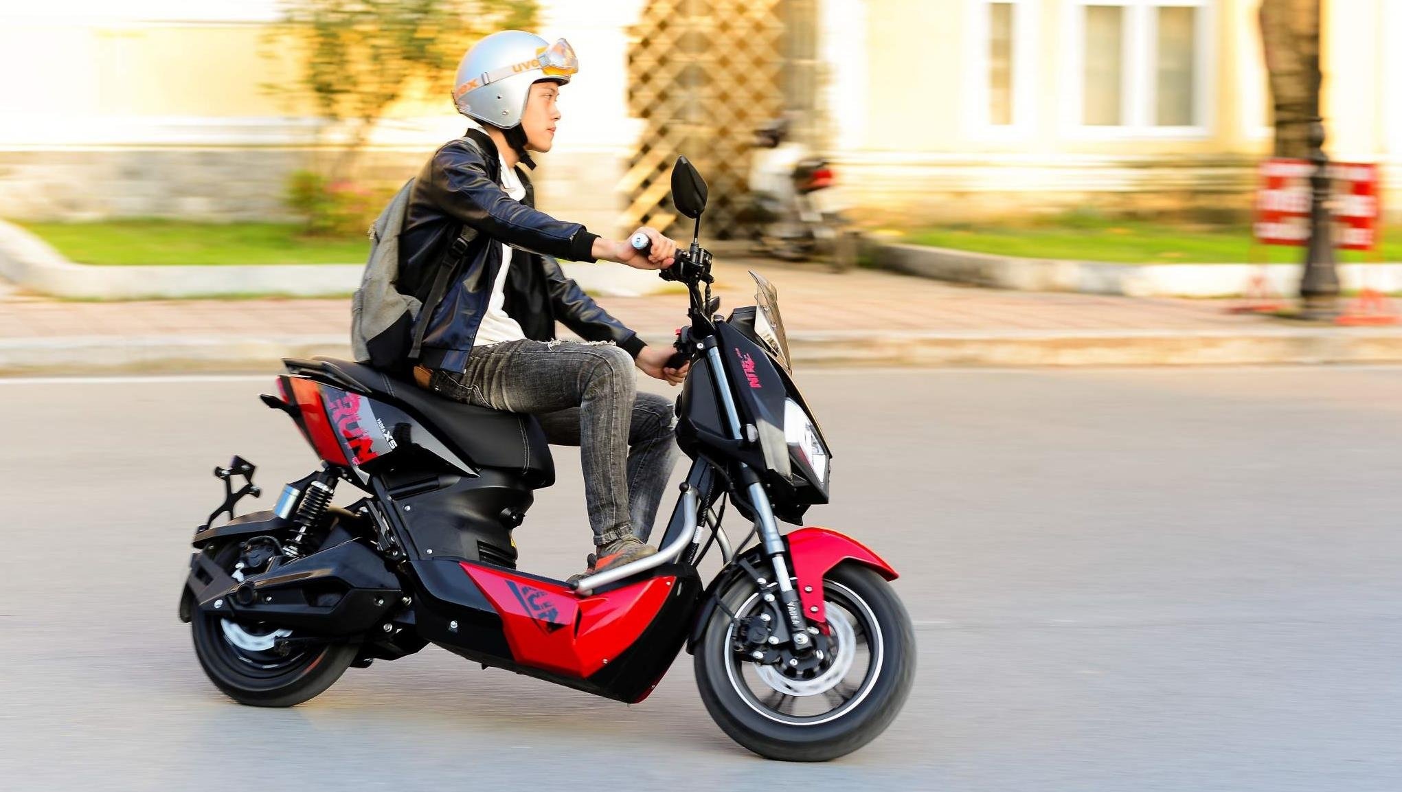 chiếc xe đầu tiên ảnh 1 chiec xe dau tien anh 1
