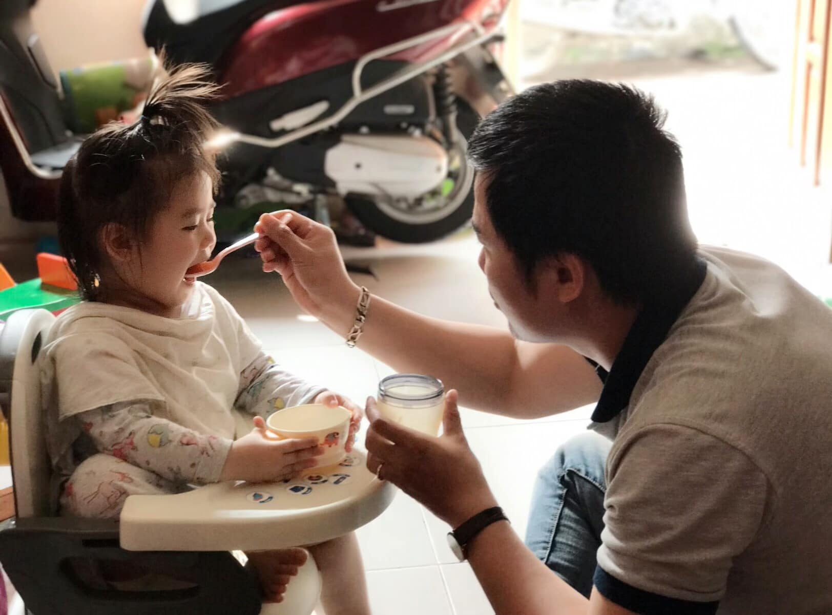 bai du thi Cam on me anh 1