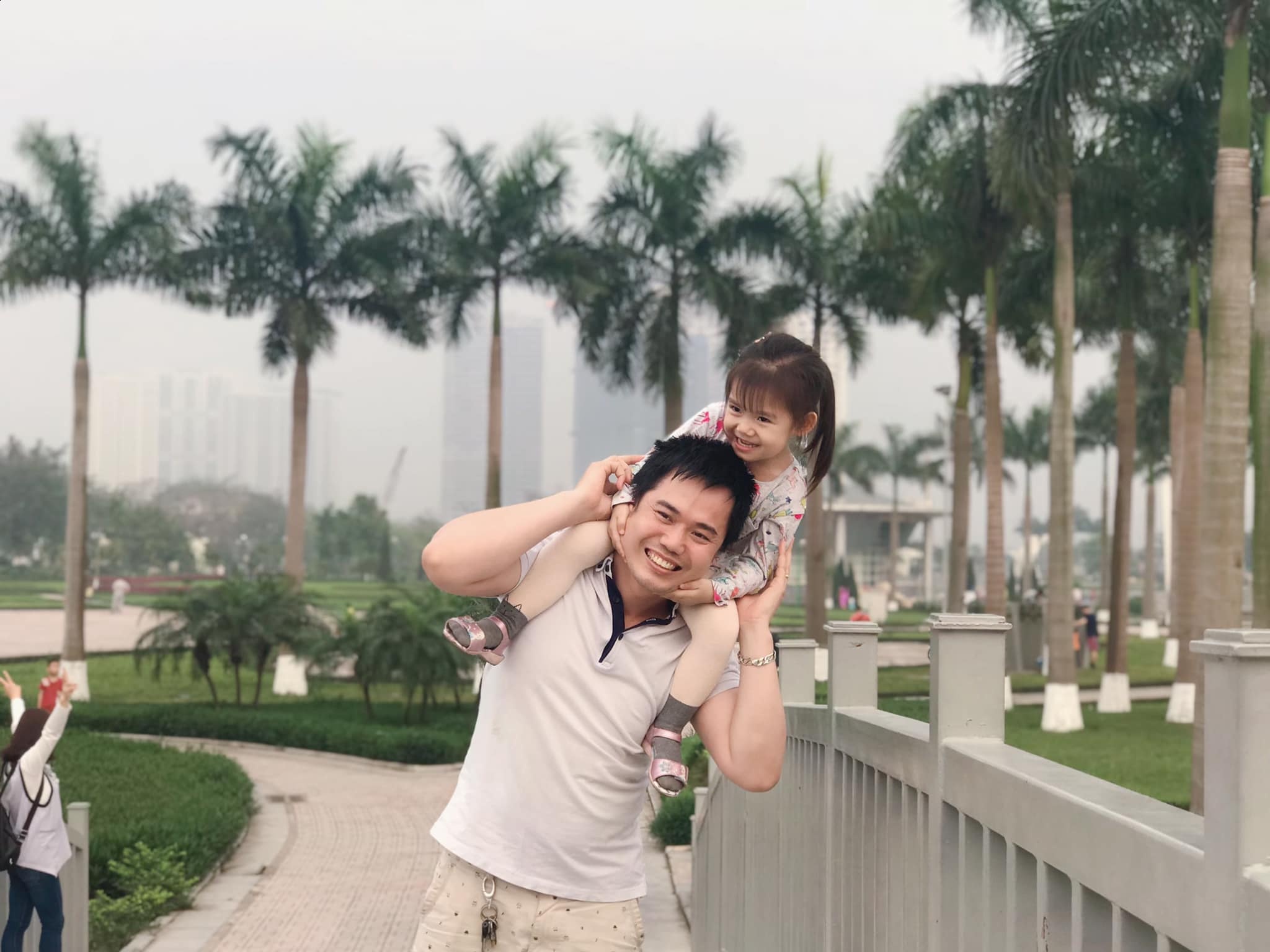 'Cham con khong phai la viec cua rieng me' hinh anh