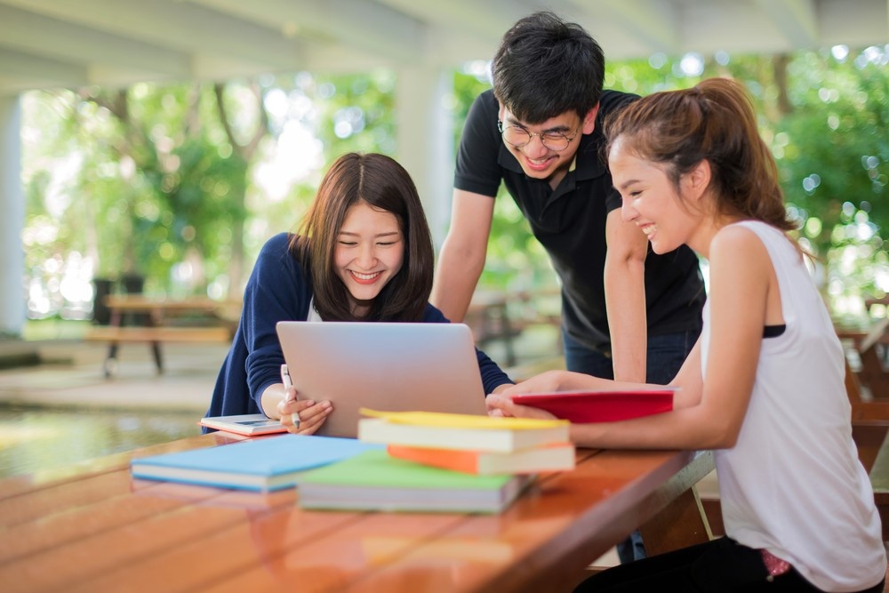 Tan sinh vien lam gi de co nhieu trai nghiem thu vi? hinh anh