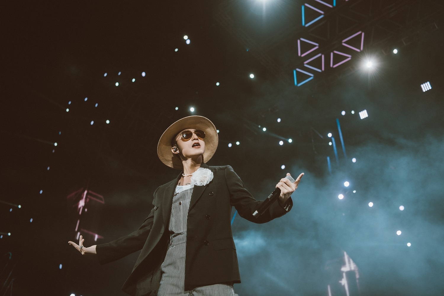 9 cau noi truyen cam hung cho gioi tre cua Son Tung M-TP hinh anh